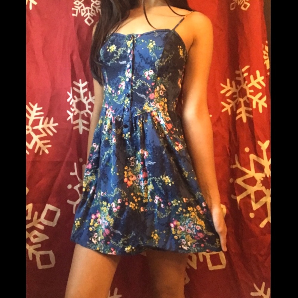 Floral dress with pockets!